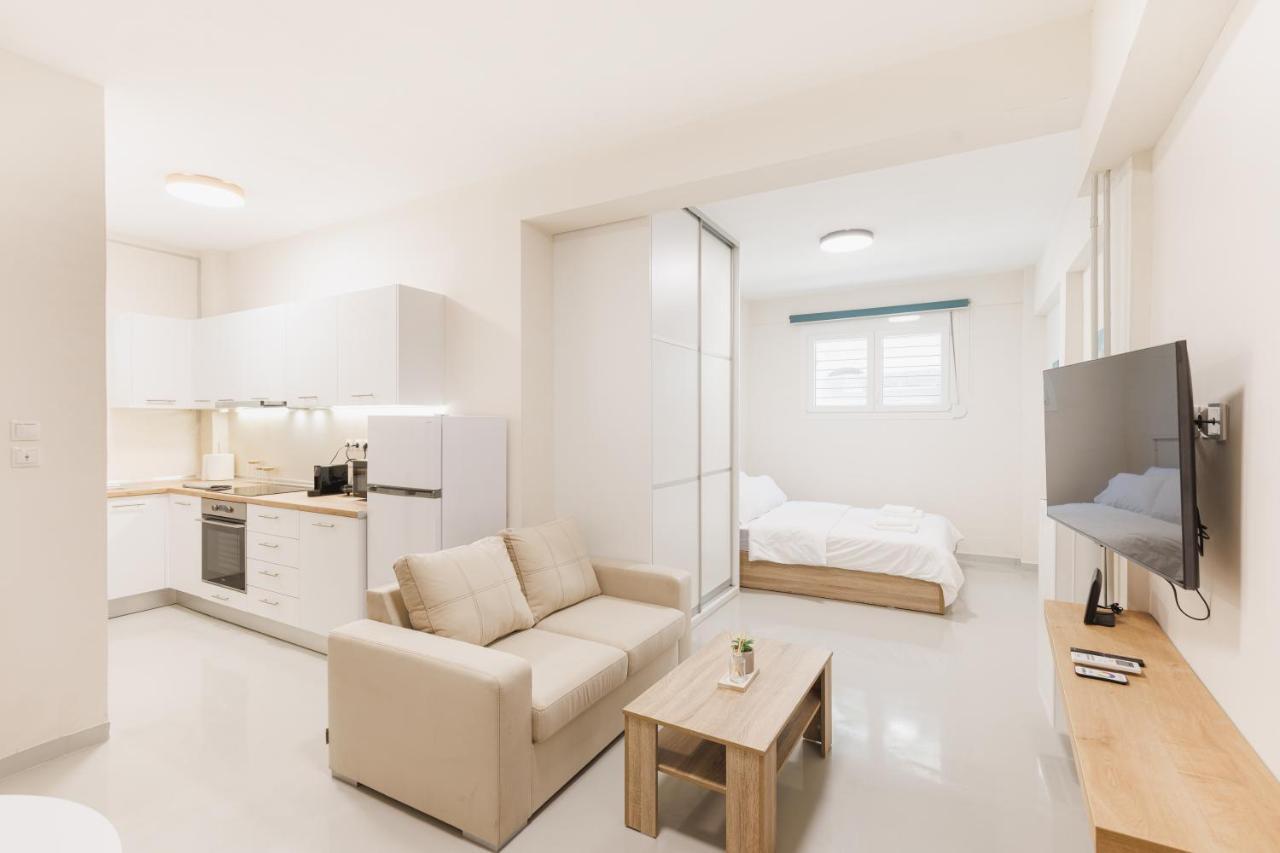 Fully Renovated Luxurious Semi-Basement Studio Athens Exterior photo
