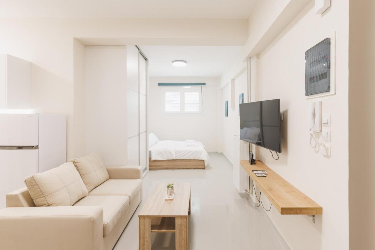 Fully Renovated Luxurious Semi-Basement Studio Athens Exterior photo