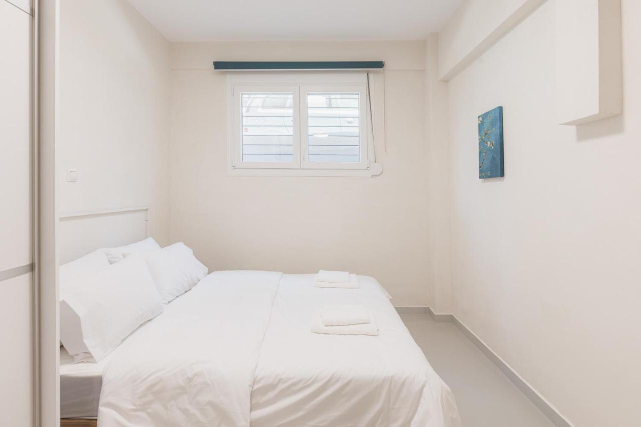 Fully Renovated Luxurious Semi-Basement Studio Athens Exterior photo