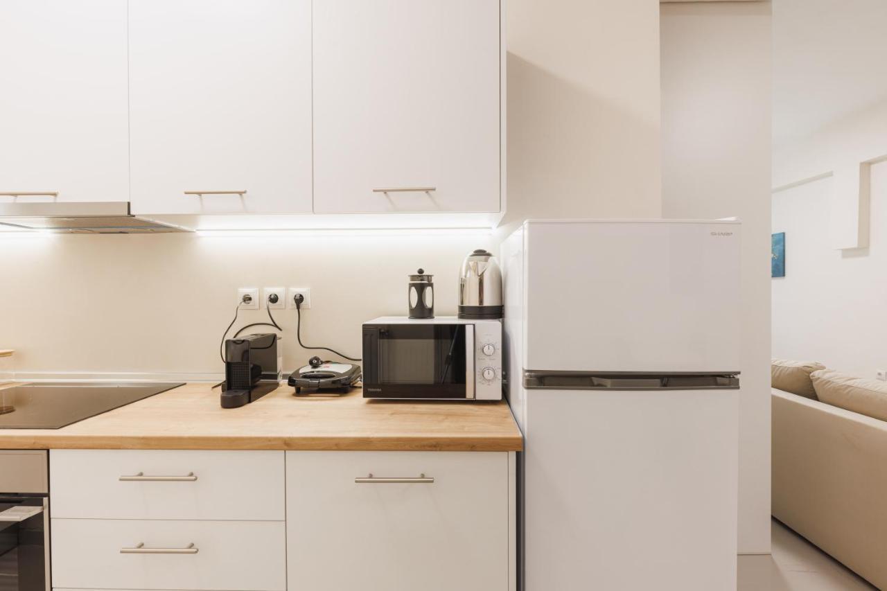 Fully Renovated Luxurious Semi-Basement Studio Athens Exterior photo